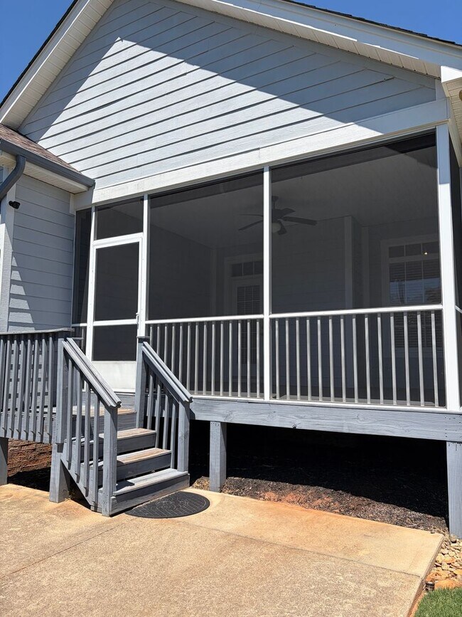 Building Photo - TRAVLERS REST HOME LOCATED IN HUNTERS RIDGE GATED COMMUNITY!