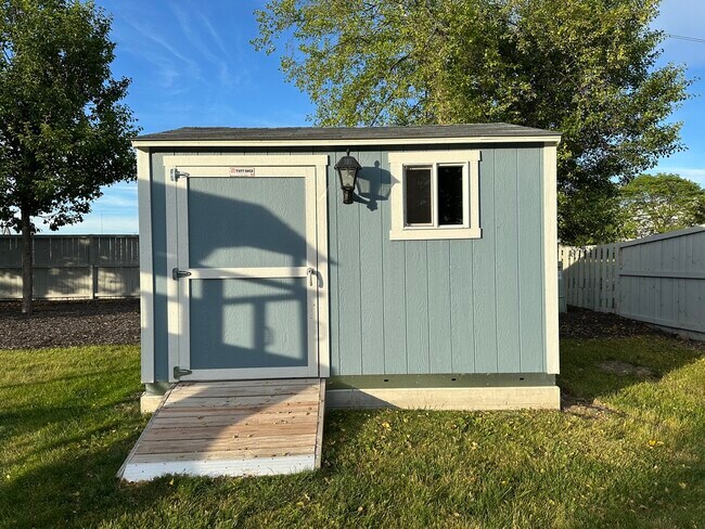 Building Photo - 19211 Brompton Ct