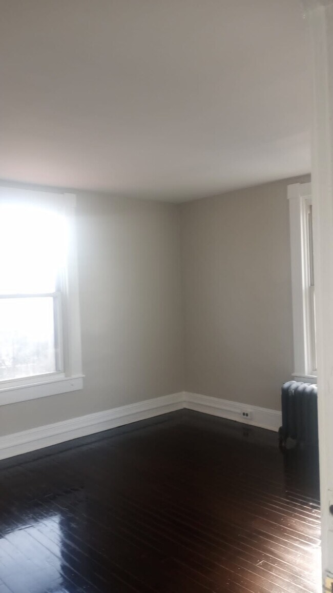 Building Photo - 3608 Howard Park Ave