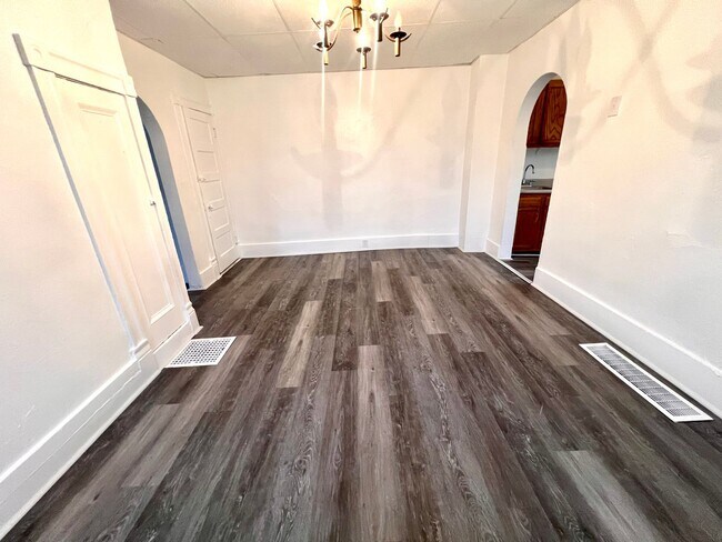 Building Photo - 40-42 Seminole Avenue