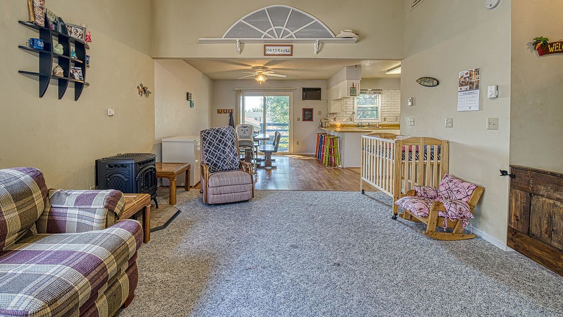 Building Photo - 300 E Laurel St