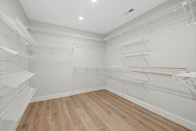 Building Photo - 2212 Cambridge Pl