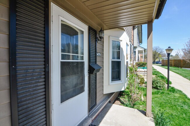 Building Photo - 3479 Burbank Dr