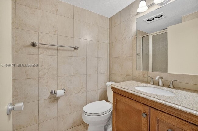 Building Photo - 180 Isle of Venice Dr