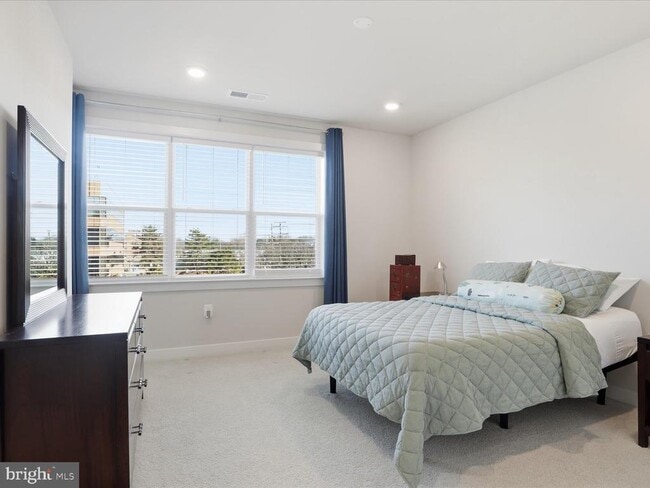 Building Photo - 3595 Aster St