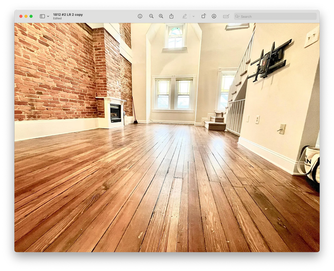 Building Photo - Shaw - Sunny 3 Bedrooms/Two full Baths