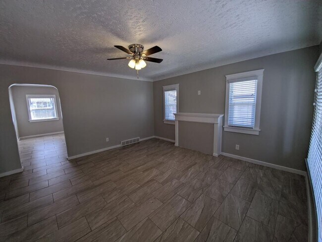 Building Photo - 2070 Monroe Blvd