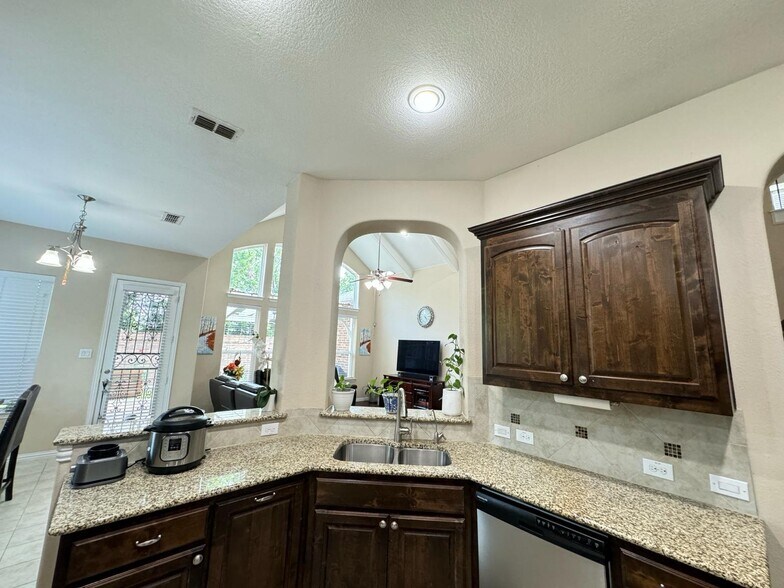 Building Photo - 14075 Doonan Xing