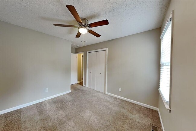 Building Photo - 266 Grapevine Dr