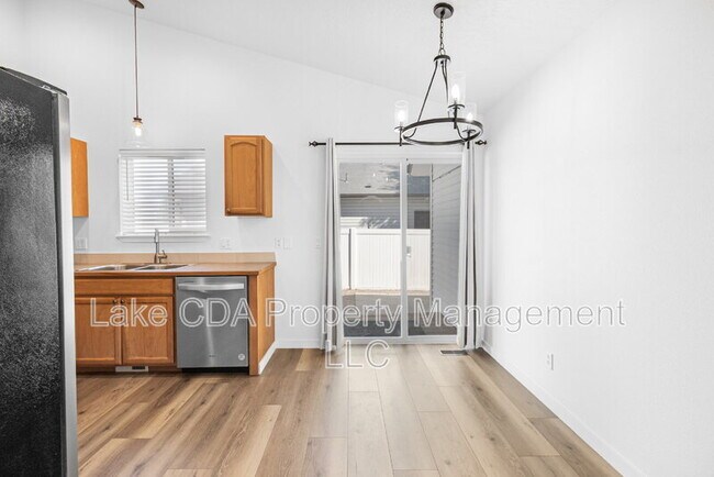 Building Photo - 5147 W Palmwood
