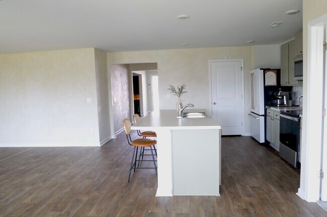 Building Photo - 1146 King Eider Wy