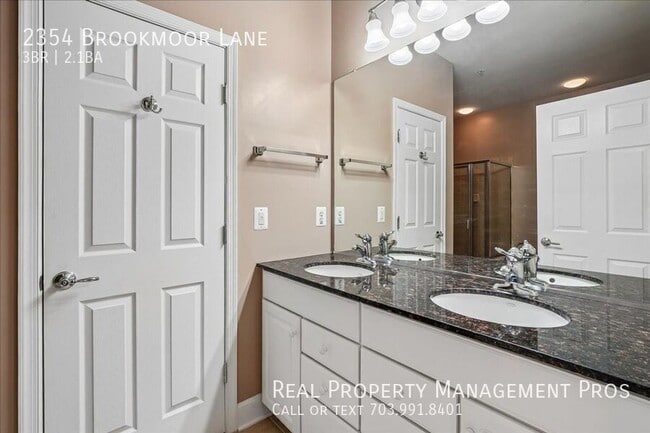 Building Photo - 2354 Brookmoor Ln