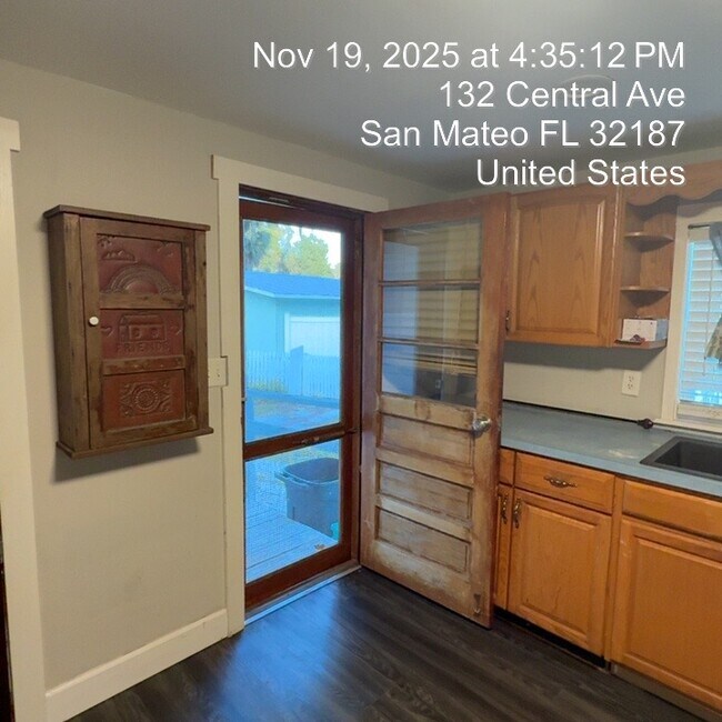 Building Photo - 132 Central Ave