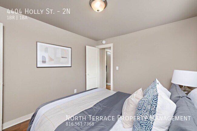 Building Photo - Renovated, VINTAGE 1BR with W/D - In The W...