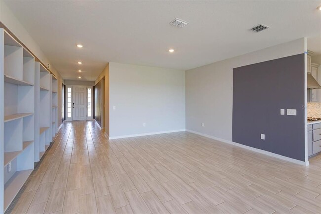 Building Photo - 2118 Old Holw Ln
