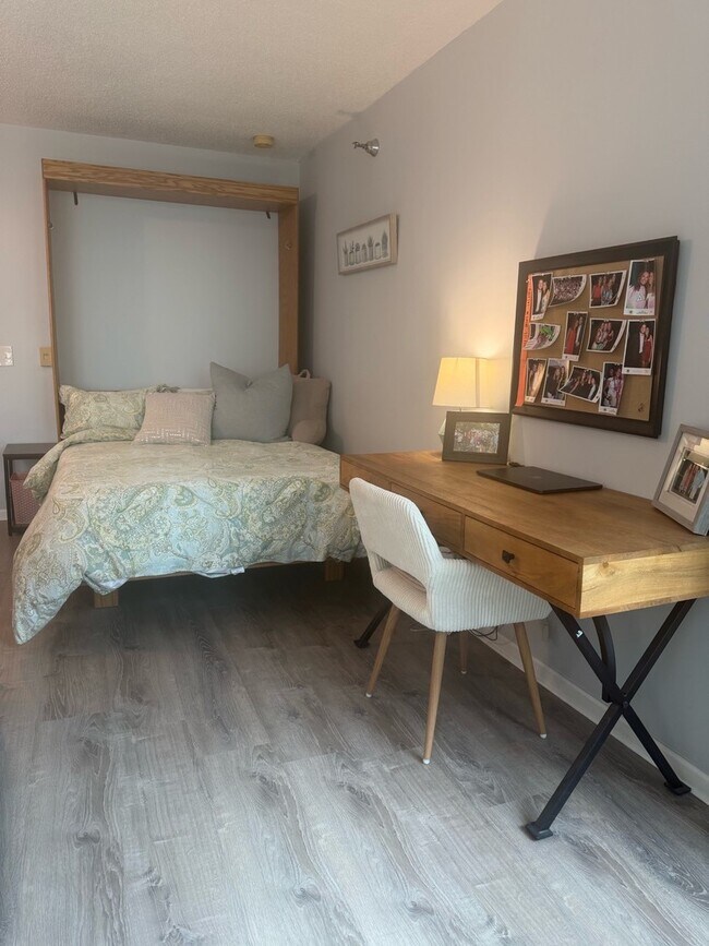 Building Photo - 480 N McClurg Ct