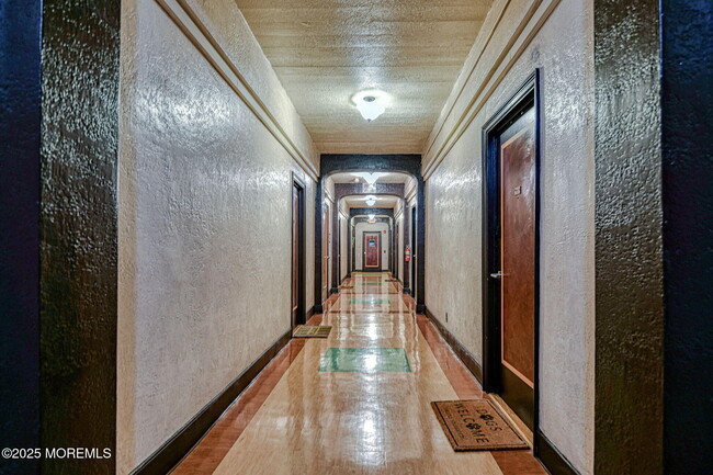 Building Photo - 1700 Webb St