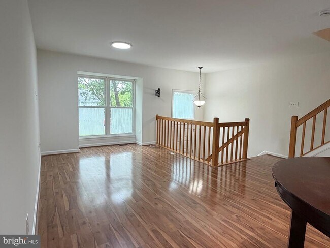 Building Photo - 9609 Clocktower Ln