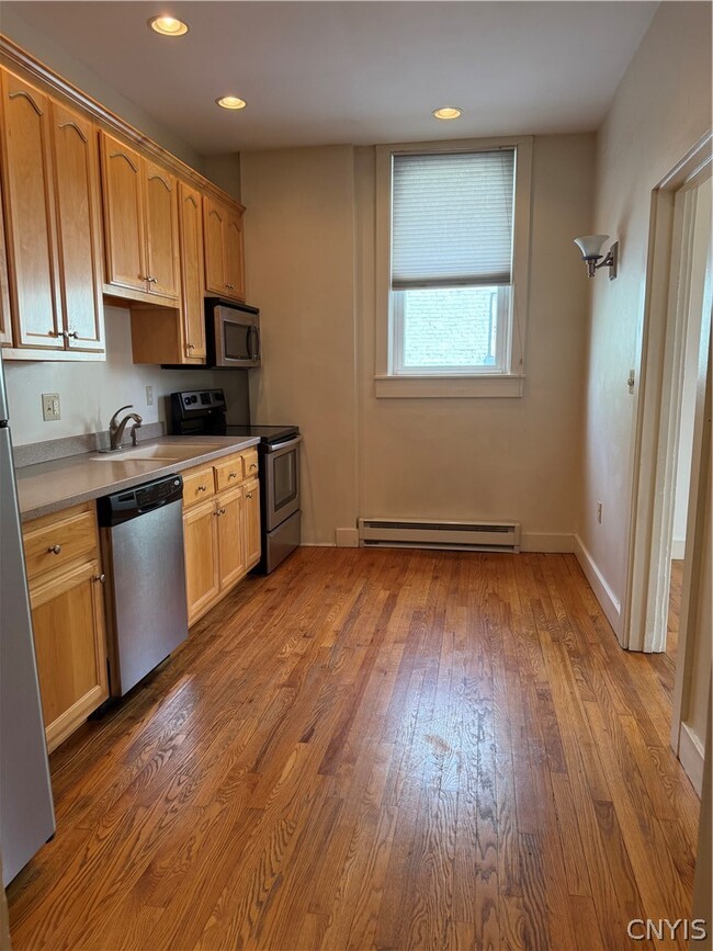 Building Photo - 137 S Peterboro St