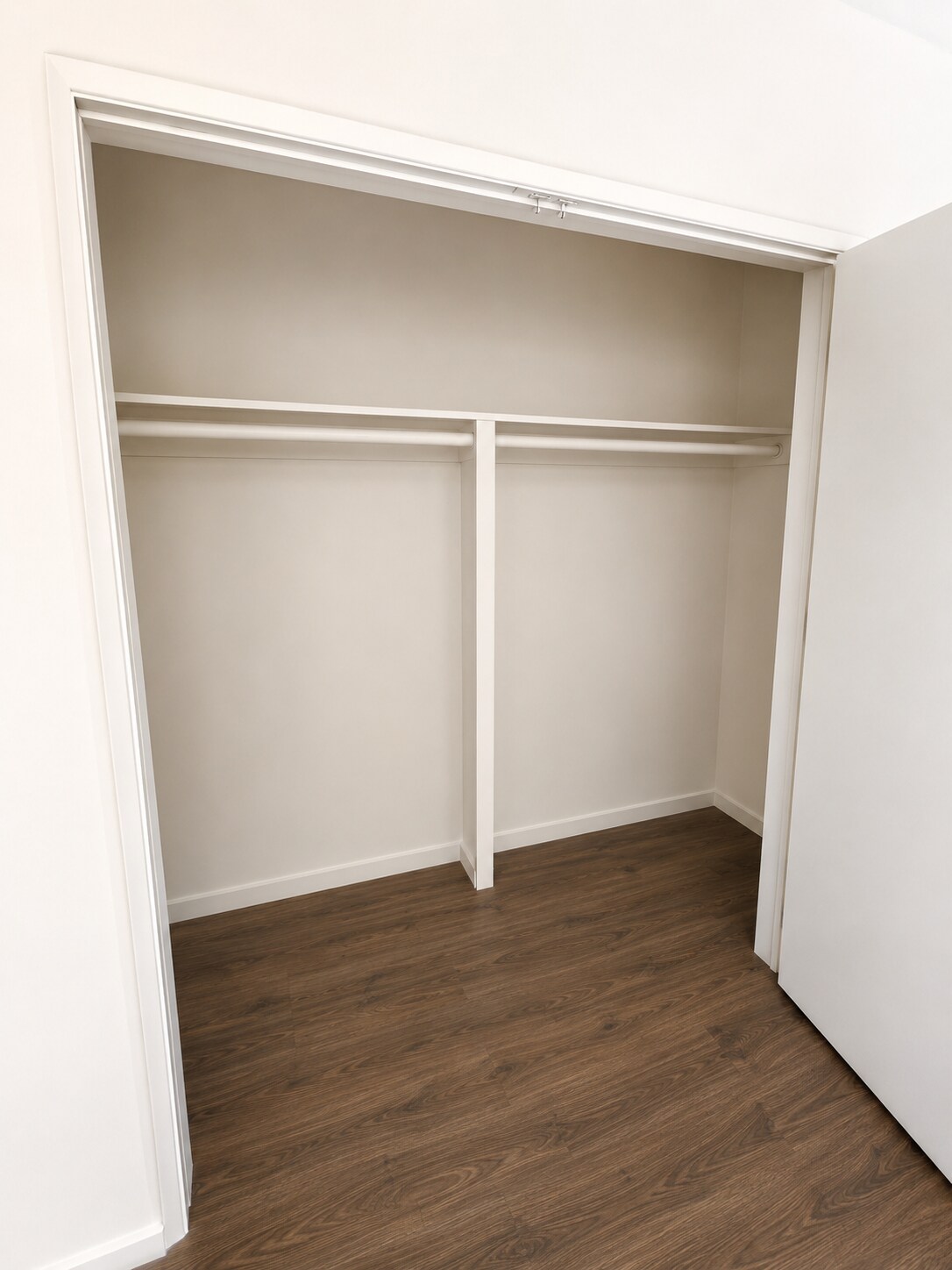 bedroom with large closet - 4091 Rosecrans Ave