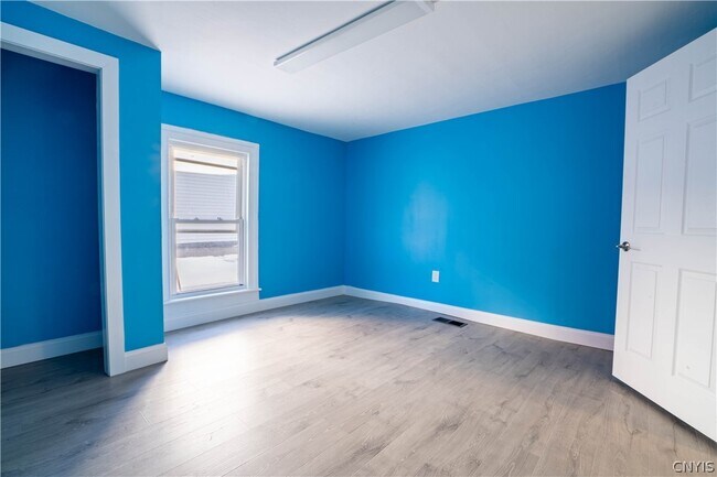 Building Photo - 599 Albany St