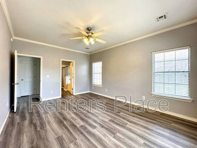 Building Photo - 11006 S Madison St