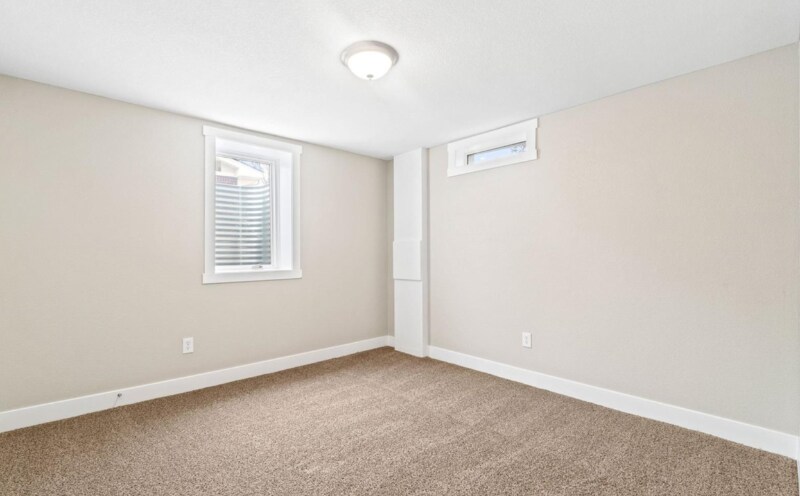 Building Photo - 89 W 81st Pl