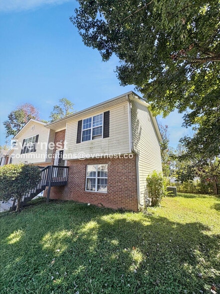 Building Photo - 1997 Oak Terrace Dr SE