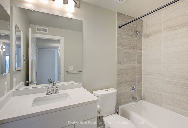 Building Photo - Evolve Real Estate: Top-Floor Condo in Prime Denver Location-Near DTC Available May 1st