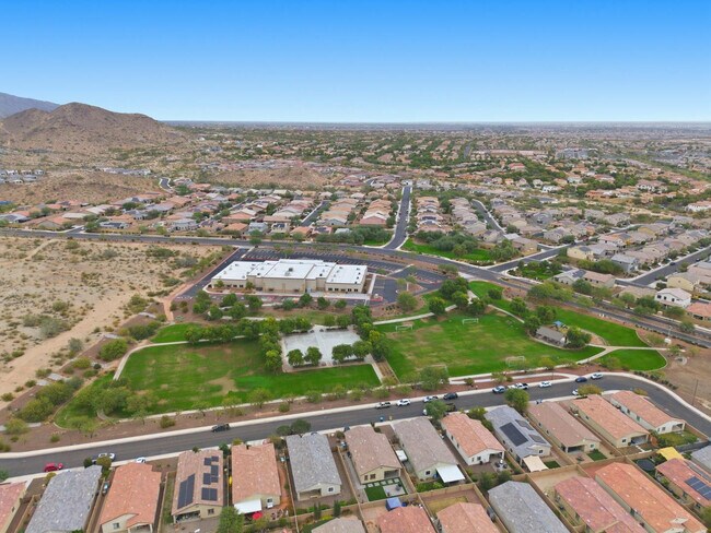 Building Photo - 21359 W Alvarado Rd