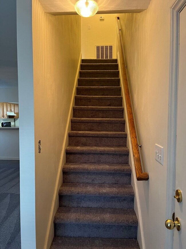 Building Photo - S. Market