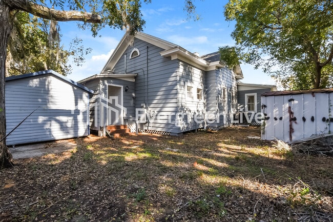 Building Photo - 600 S Center St