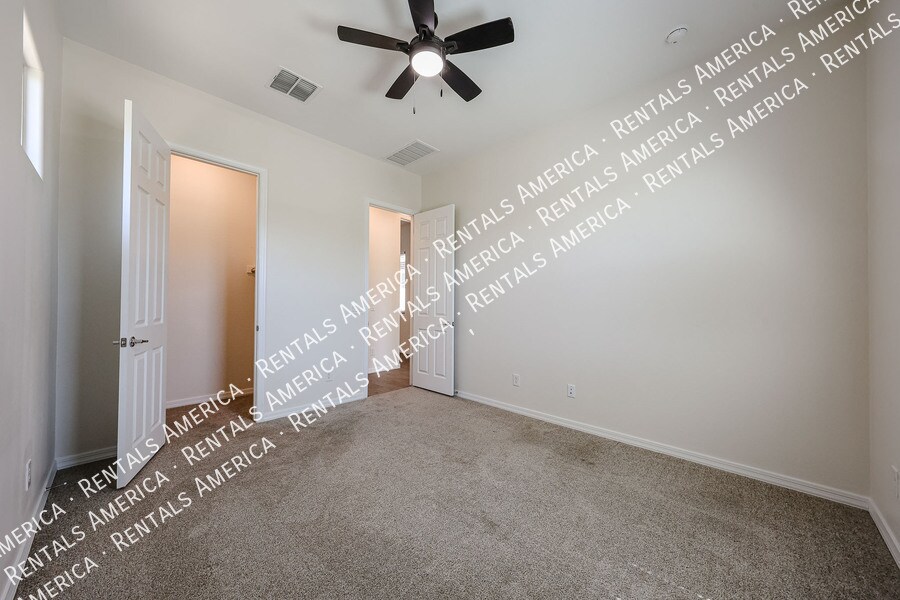 Building Photo - 44716 N 44th Ave