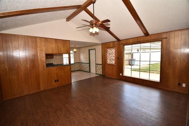 Building Photo - 431 Applewhite Dr