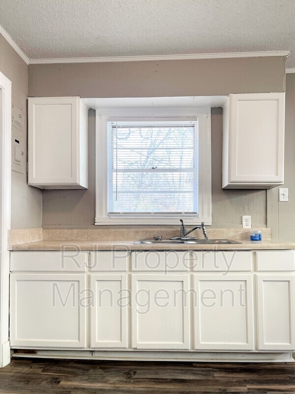 Building Photo - 1639 Shadowlawn Blvd