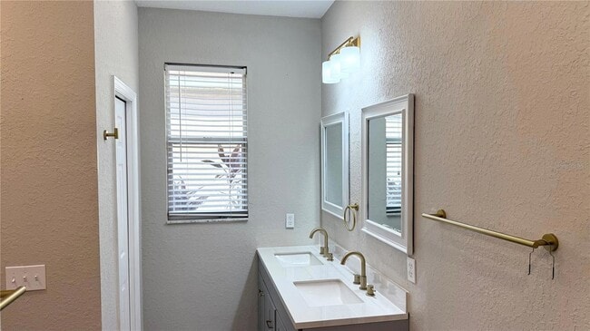 Building Photo - 5432 Hogan Ln