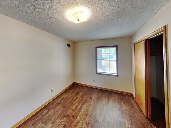 Building Photo - 3328 Shuster Cove