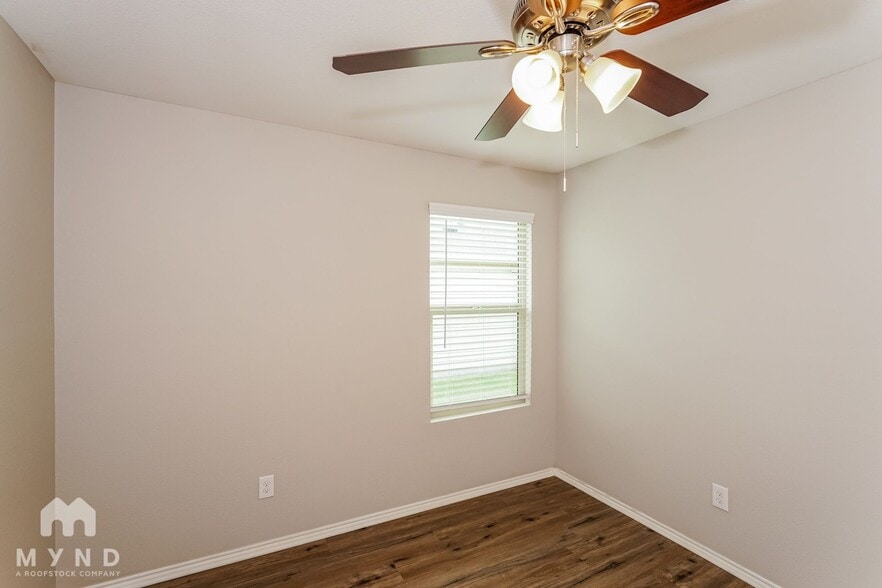 Building Photo - 14356 Cloudview Way