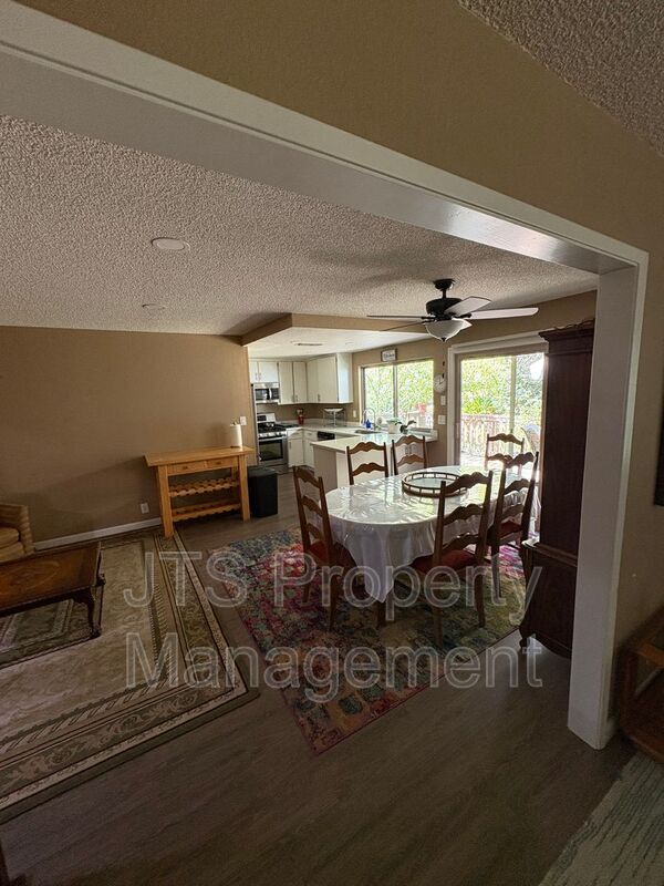 Building Photo - 6913 Navarro Ct