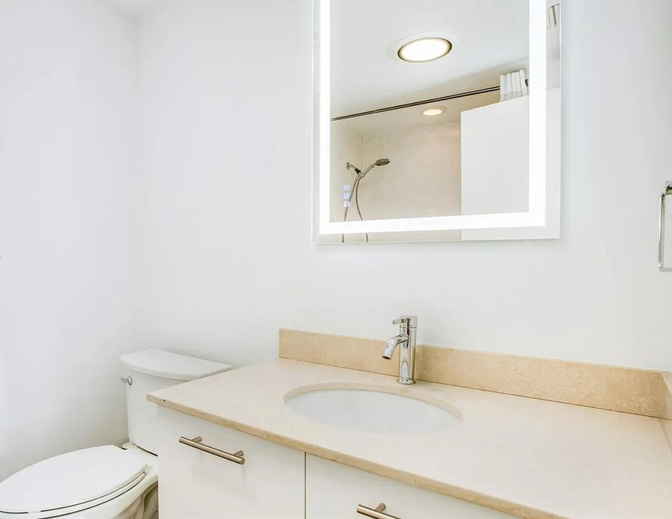 Building Photo - 3451 NE 1st Ave