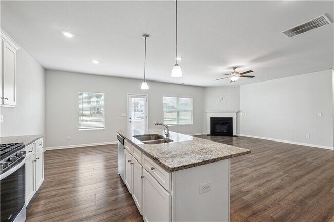 Building Photo - 604 Clark Lake Estates Dr