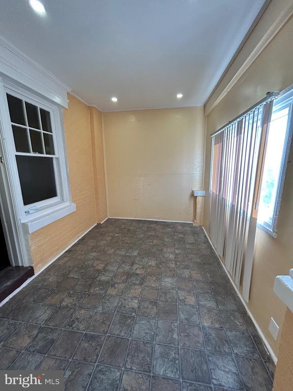 Building Photo - 5834 Beaumont Ave