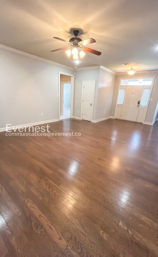 Building Photo - 2835 Plateau Dr