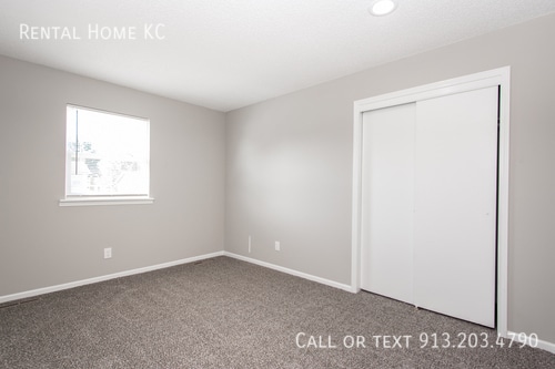 Building Photo - 1224 E Cothrell St
