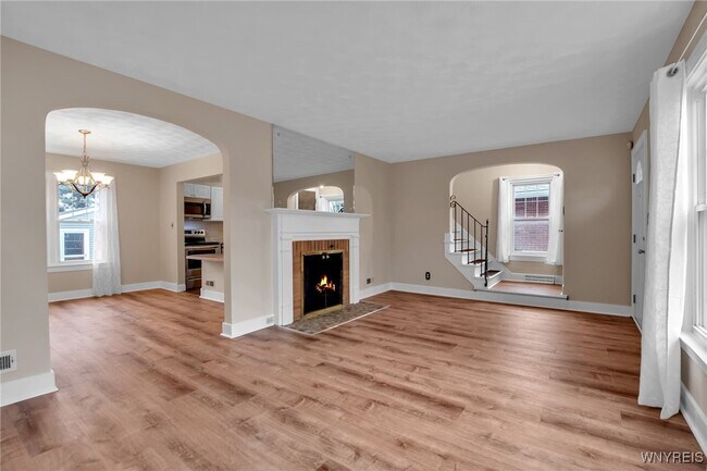 Building Photo - 21 Waverly Ave