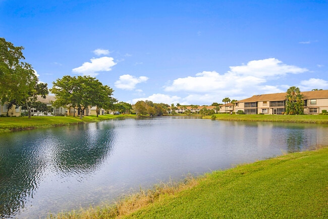 Building Photo - 605 Harbour Pointe Way