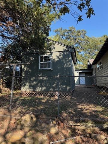 Building Photo - 909 S Brown Ave