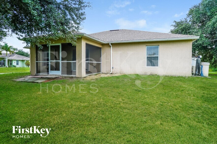 Building Photo - 6490 Chabot Ave