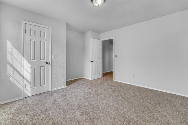 Building Photo - 2805 Shiloh Ln