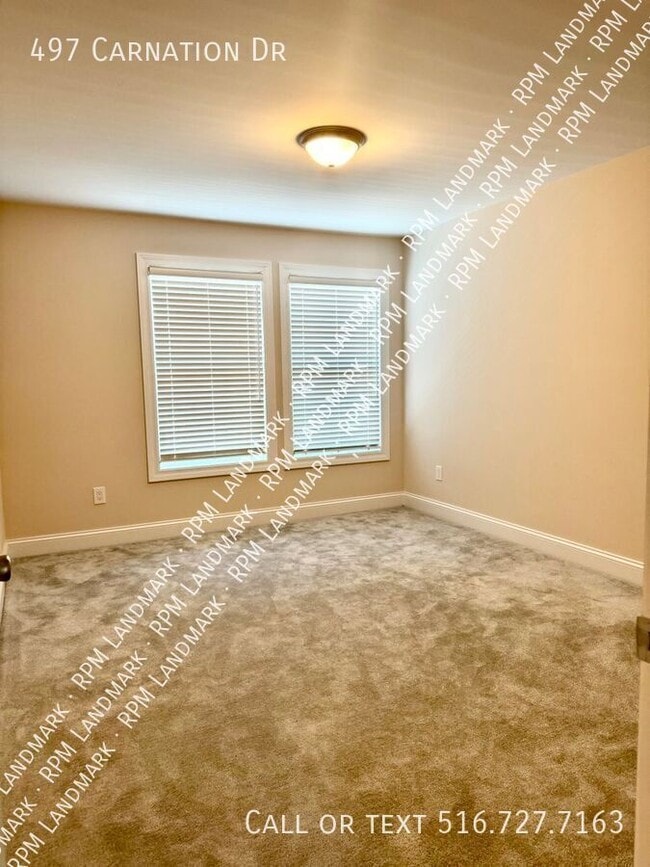 Building Photo - 497 Carnation Dr